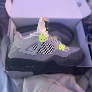 AIR JORDAN 4 Retro